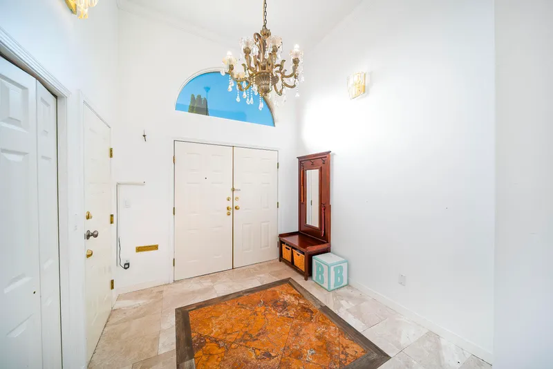 2011 PAULUS CRESCENT - photo 3 of 25