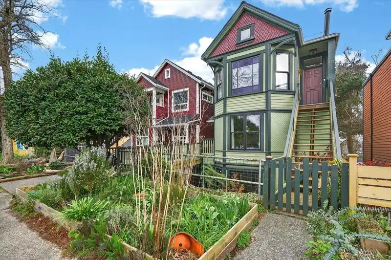 751 KEEFER STREET - photo 1 of 30