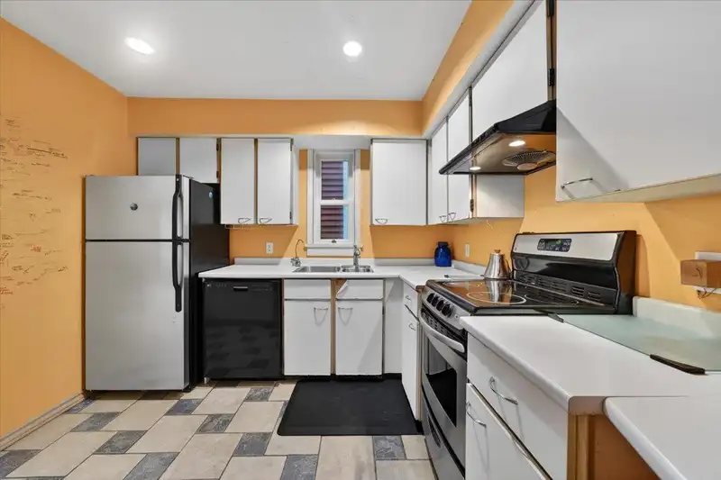 751 KEEFER STREET - photo 4 of 30