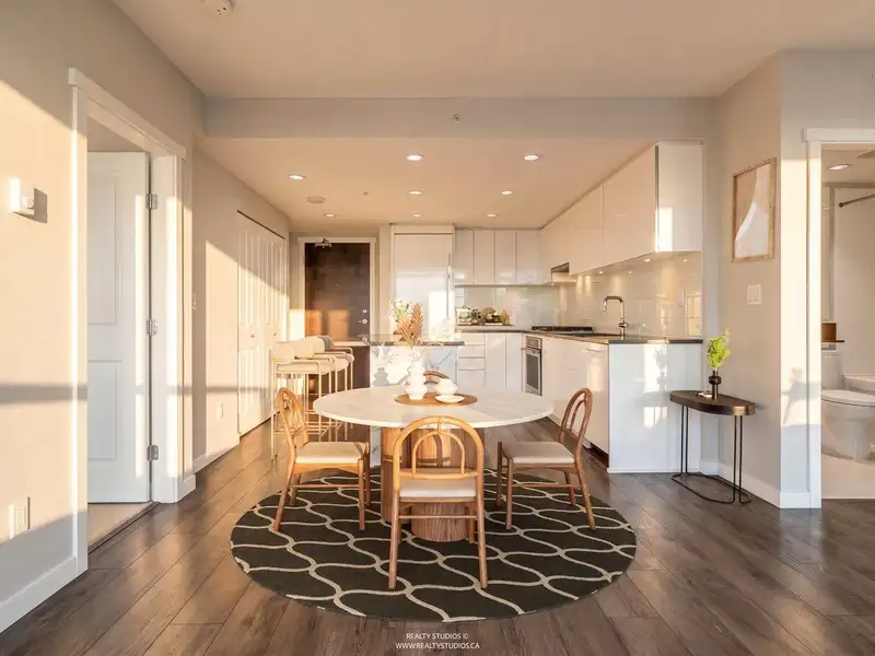 1705 2388 MADISON AVENUE - photo 2 of 40