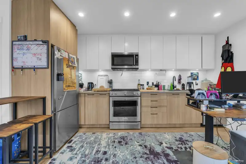 109 708 LEA AVENUE - photo 2 of 10