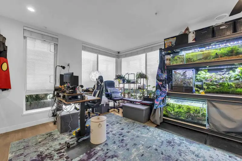 109 708 LEA AVENUE - photo 3 of 10