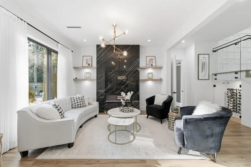 13125 24 AVENUE - photo 4 of 25