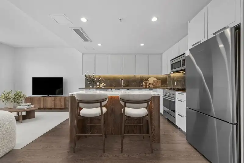 1308 1471 HUNTER STREET - photo 4 of 34