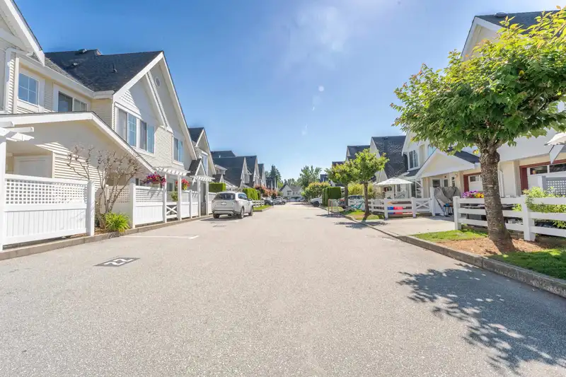 23 23575 119 AVENUE - photo 2 of 23