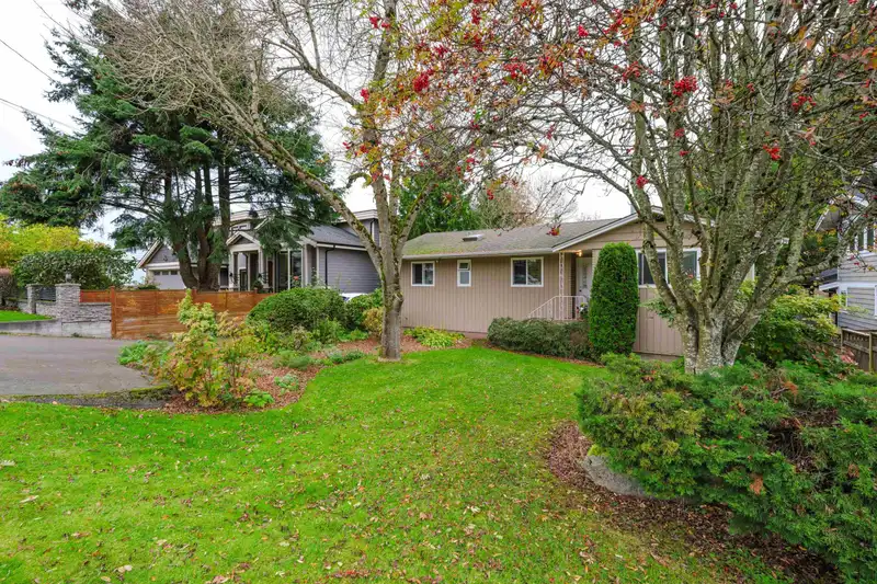 1320 KENT STREET - photo 2 of 31