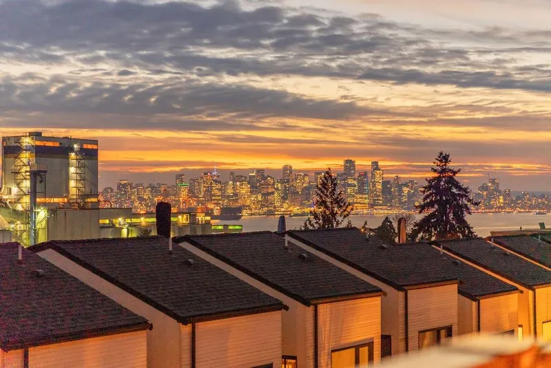 223 650 E 2ND STREET - photo 2 of 25