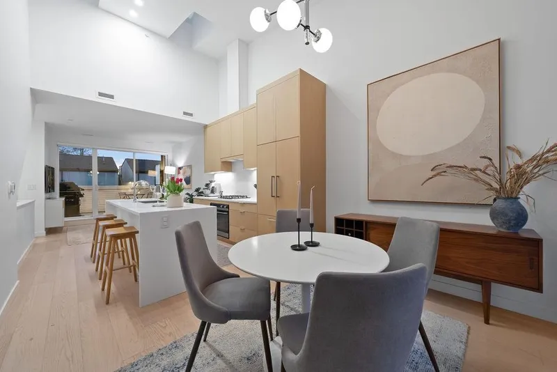 223 650 E 2ND STREET - photo 3 of 25