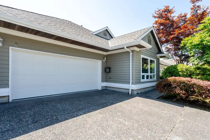9 1881 144 STREET - photo 3 of 37