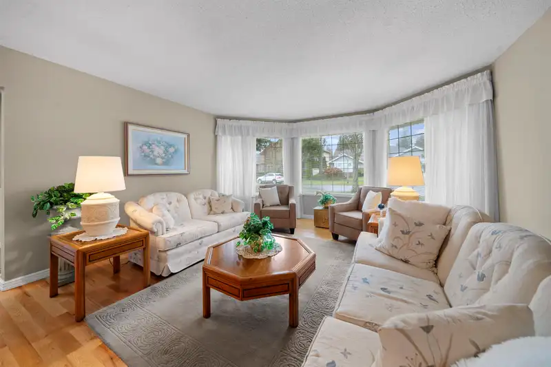 1848 140A STREET - photo 4 of 39