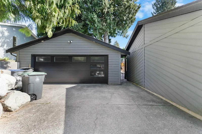 5786 ABERDEEN STREET - photo 4 of 25