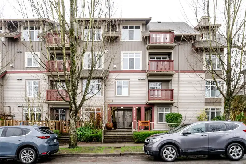 304 4272 ALBERT STREET - photo 2 of 40