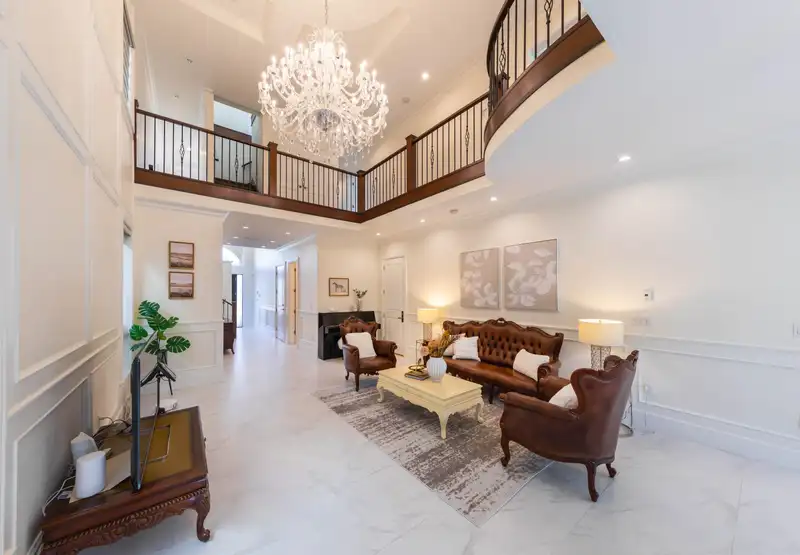 6200 GOLDSMITH DRIVE - photo 1 of 36