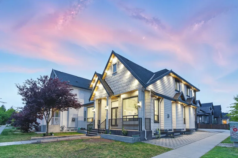 12151 66 AVENUE - photo 2 of 25