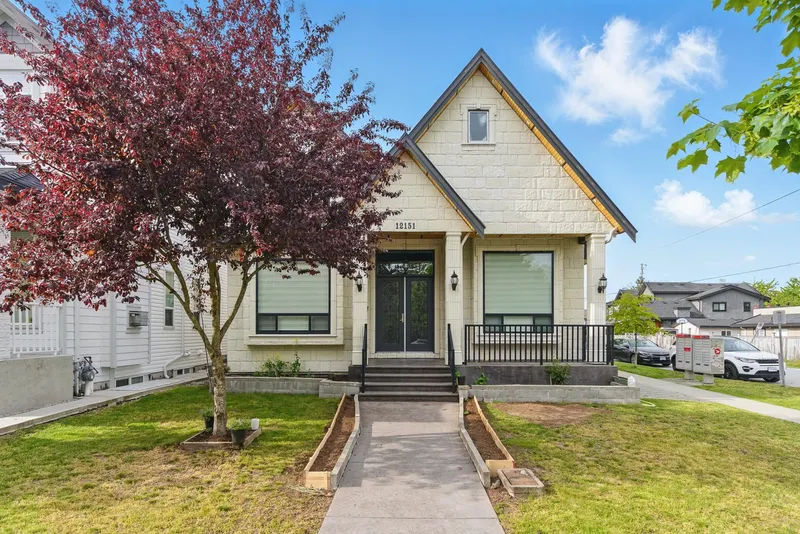 12151 66 AVENUE - photo 3 of 25