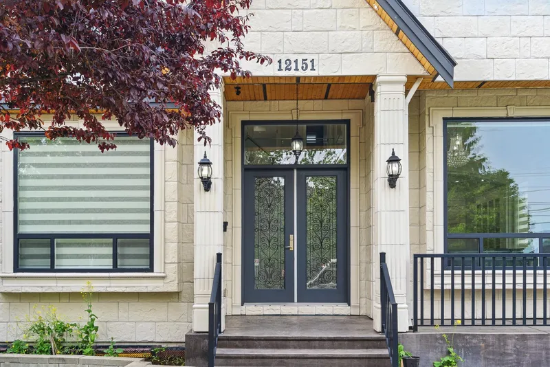 12151 66 AVENUE - photo 4 of 25