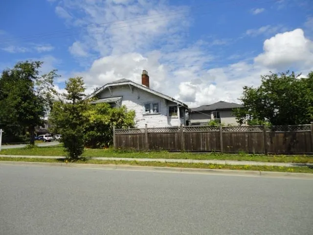 7506 19TH AVENUE - photo 4 of 11