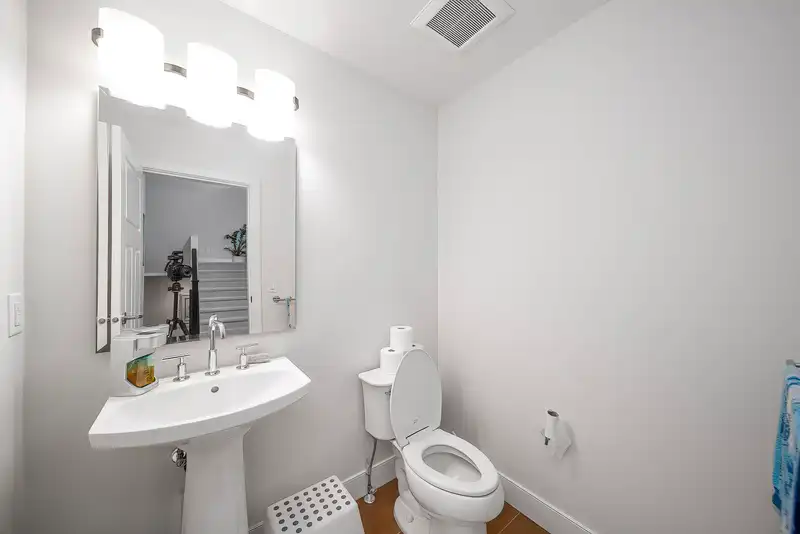 3486 BISHOP PLACE - photo 4 of 35