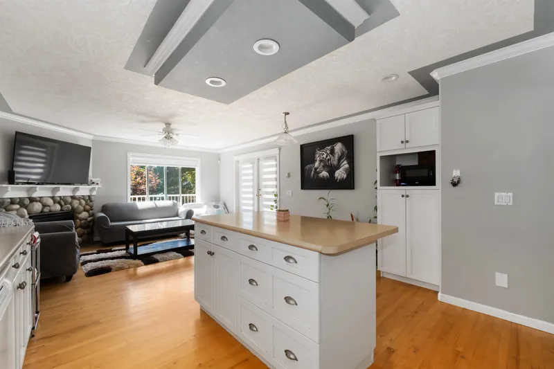 30626 CRESTVIEW AVENUE - photo 2 of 25