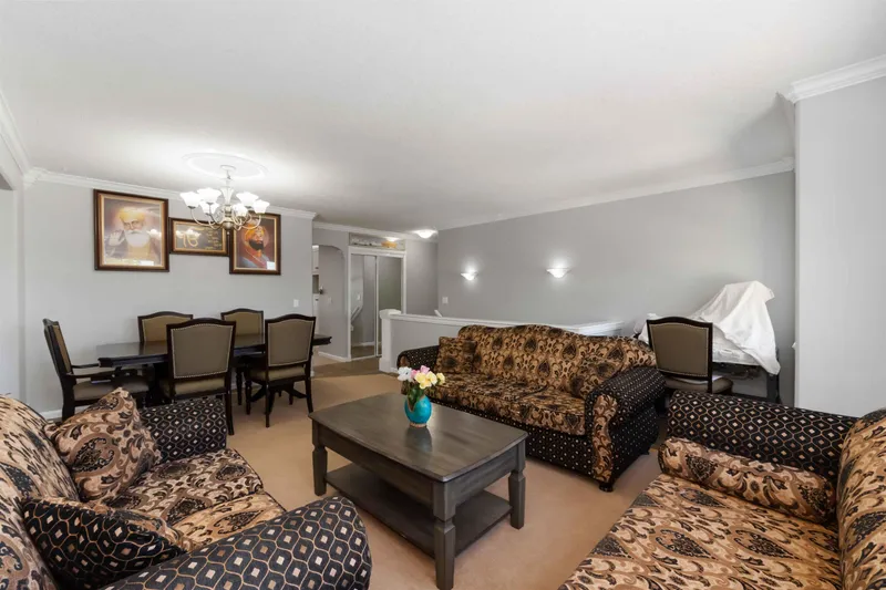 30626 CRESTVIEW AVENUE - photo 3 of 25