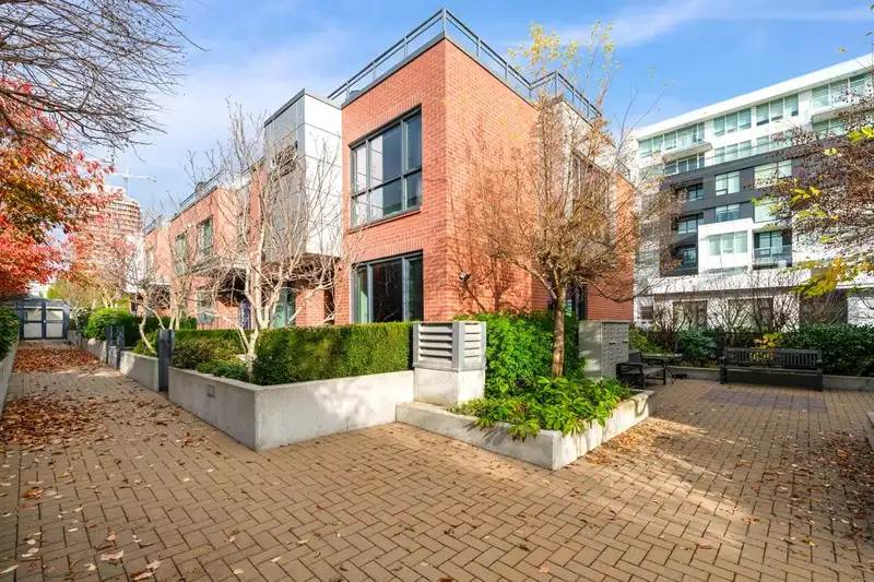 6342 ASH STREET - photo 2 of 37