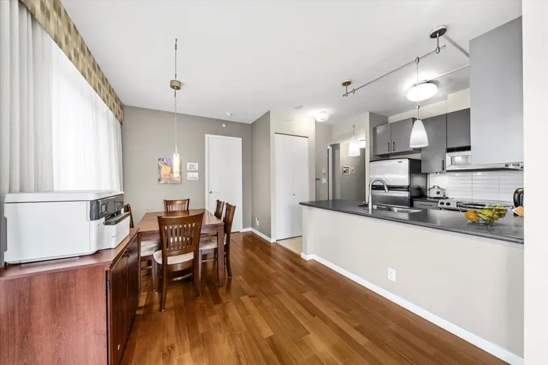 1206 2355 MADISON AVENUE - photo 4 of 25