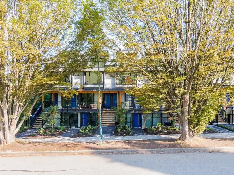 4728 DUCHESS STREET - photo 2 of 35