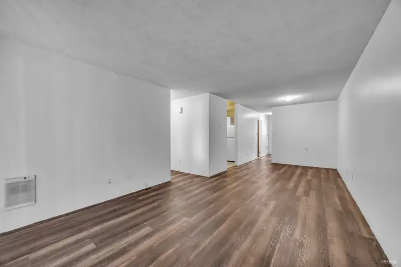 10580 HOLLY PARK LANE - photo 3 of 14