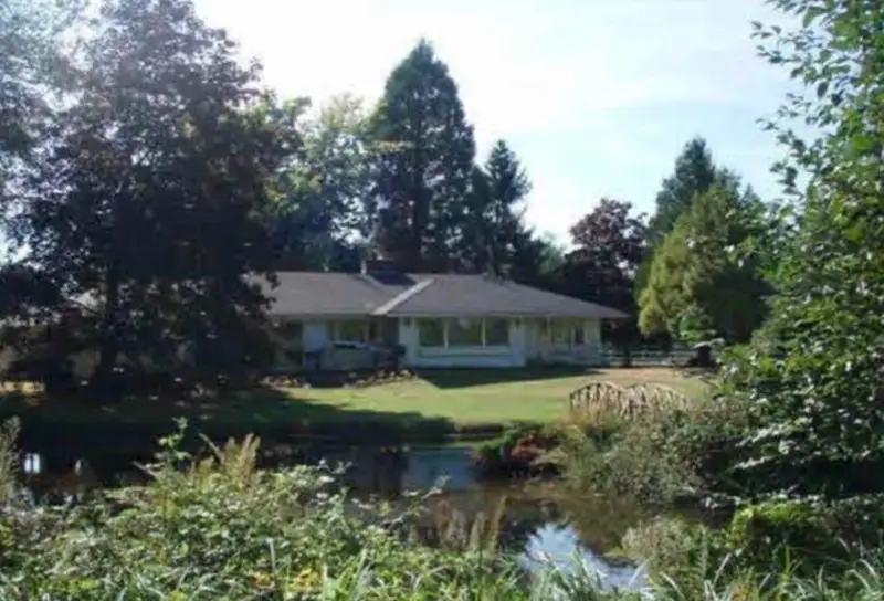 18224 32 AVENUE - photo 1 of 12