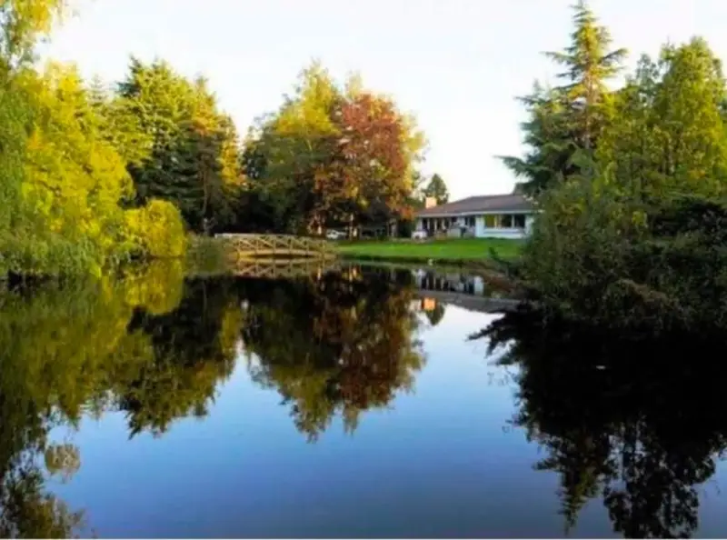 18224 32 AVENUE - photo 2 of 12