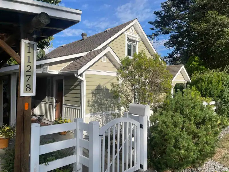 11278 ELTHAM STREET - photo 1 of 40