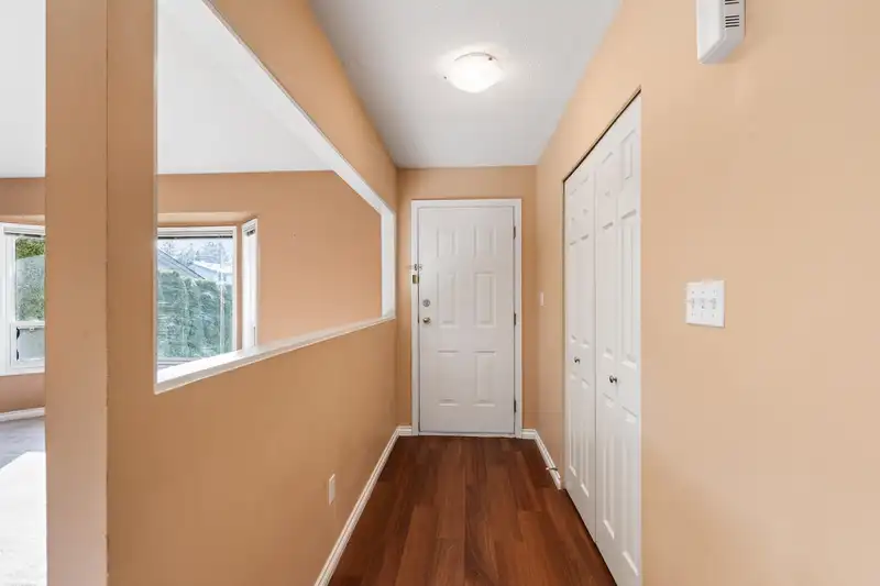 20925 51B AVENUE - photo 4 of 37