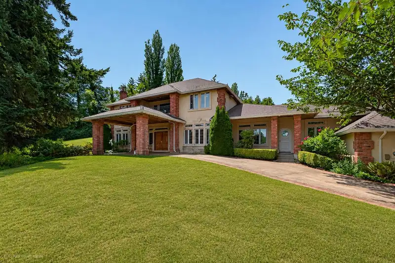 14078 31A AVENUE - photo 1 of 2