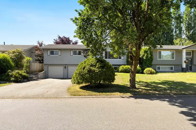 17030 HEREFORD PLACE - photo 2 of 40