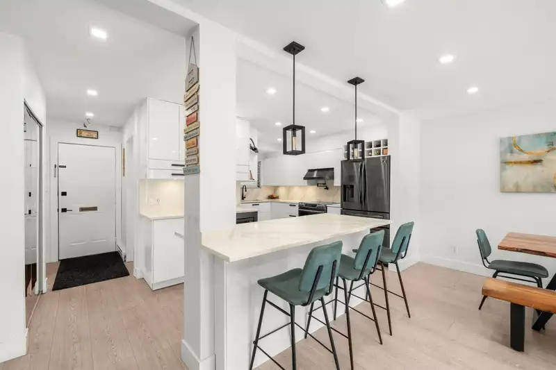 1404 4900 FRANCIS ROAD - photo 1 of 28