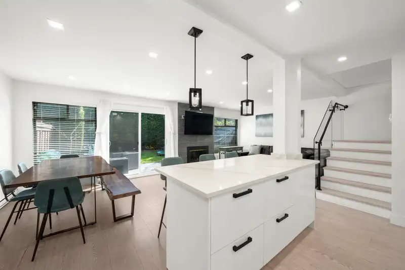 1404 4900 FRANCIS ROAD - photo 2 of 28