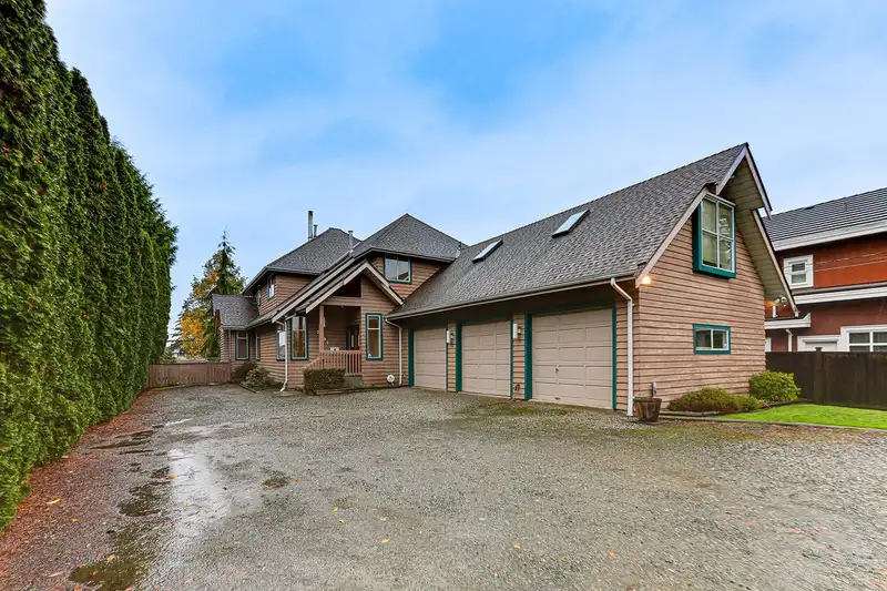 7231 BRIDGE STREET - photo 1 of 39