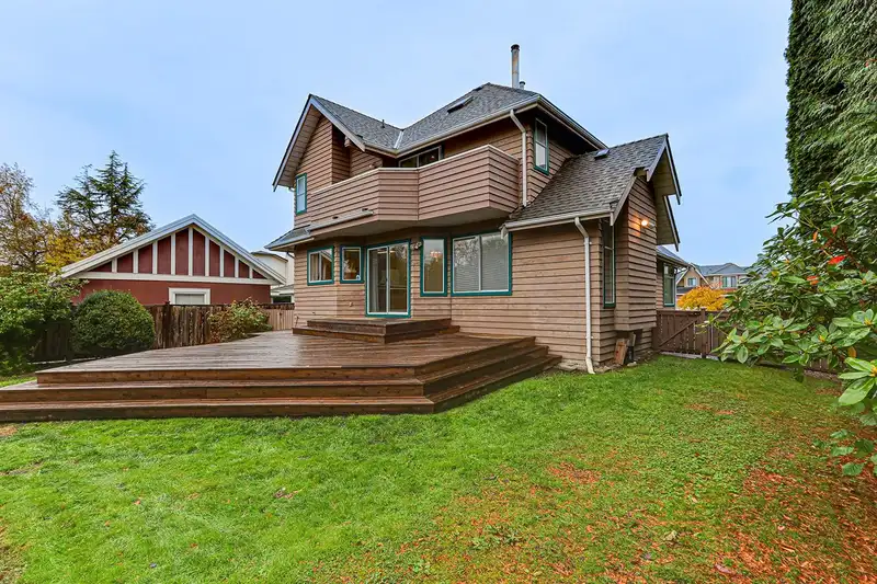7231 BRIDGE STREET - photo 3 of 39