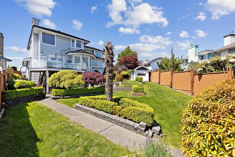 2343 BEGBIE TERRACE - photo 3 of 37