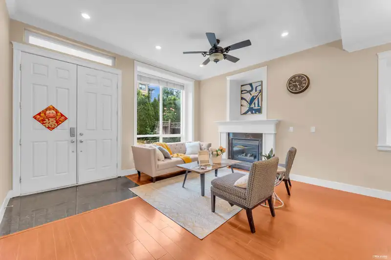 5880 IRMIN STREET - photo 3 of 39