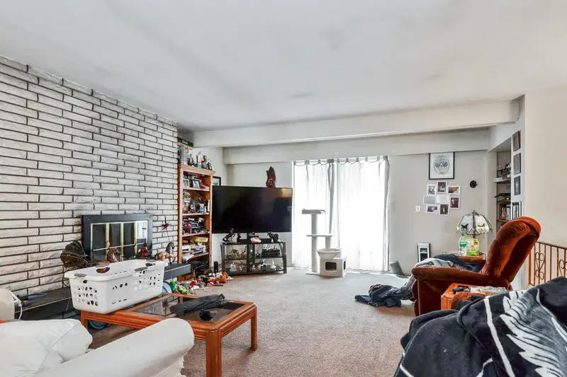 2058 - 2060 156 STREET - photo 4 of 17