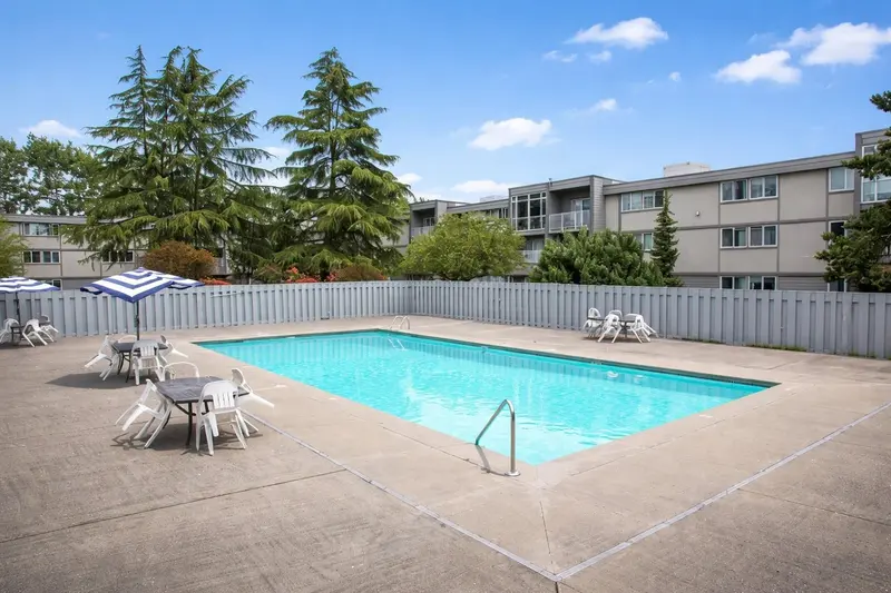 107 3411 SPRINGFIELD DRIVE - photo 4 of 25