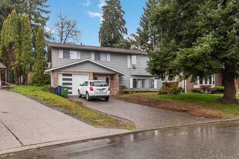 3273 CHEAM DRIVE - photo 2 of 30