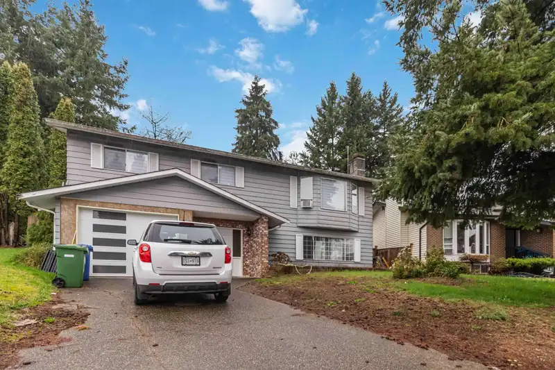3273 CHEAM DRIVE - photo 3 of 30