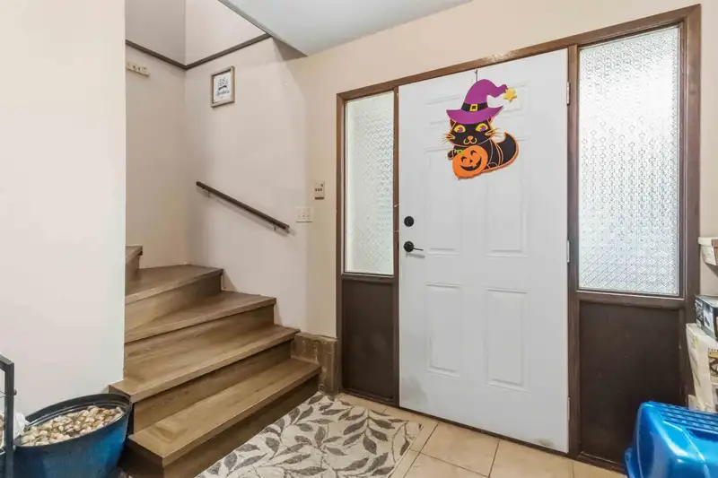 3273 CHEAM DRIVE - photo 4 of 30