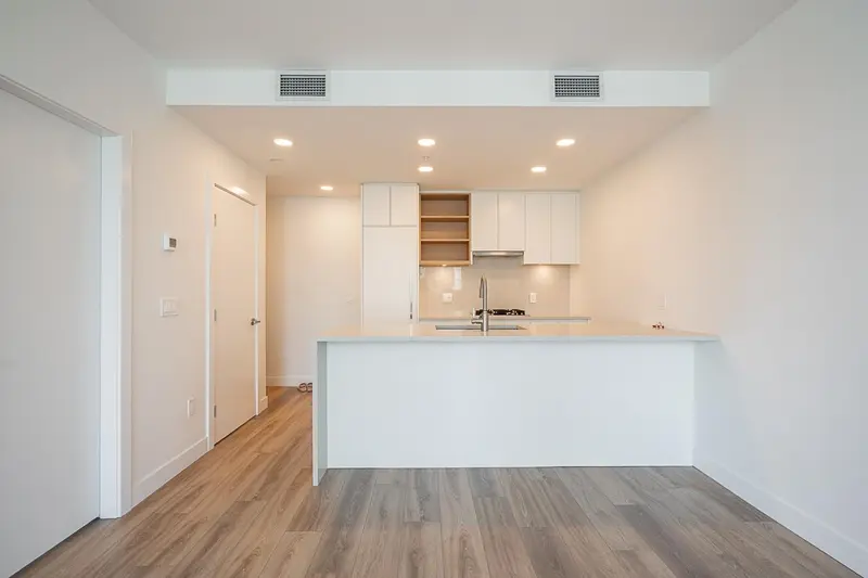 2101 4433 ALASKA STREET - photo 3 of 25