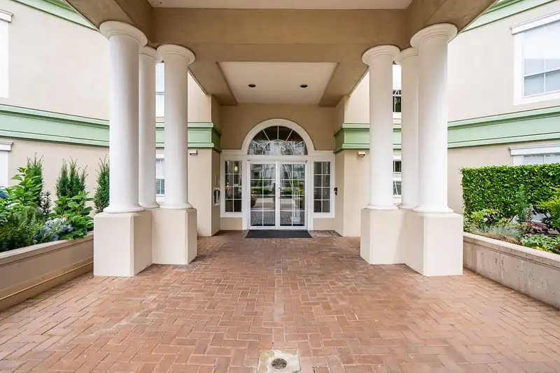 208 2975 PRINCESS CRESCENT - photo 1 of 22