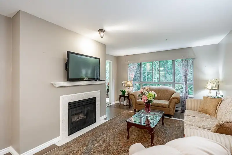 208 2975 PRINCESS CRESCENT - photo 3 of 22