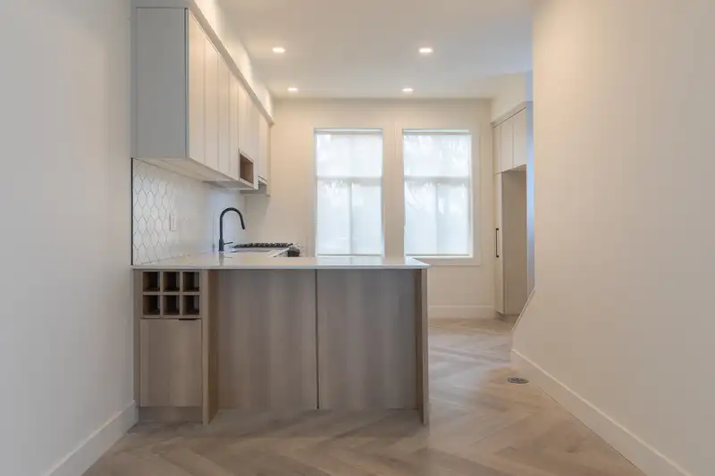 158 2350 165 STREET - photo 1 of 5