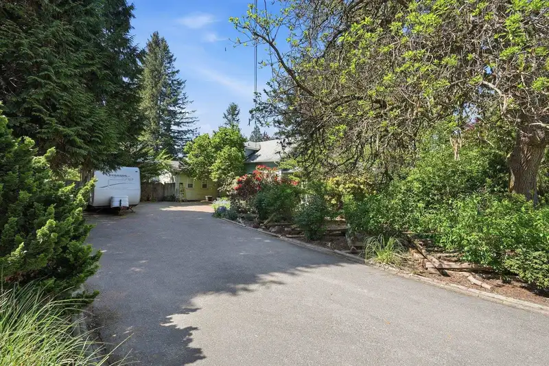 8983 TRATTLE STREET - photo 3 of 27